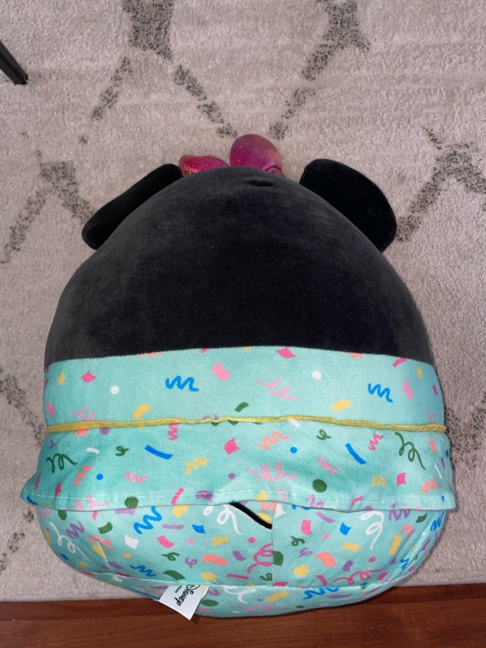 Squishmellow Plush Minnie Mouse-Inspired Stuffed Toy. Outfit 20 inches - Picture 2 of 4